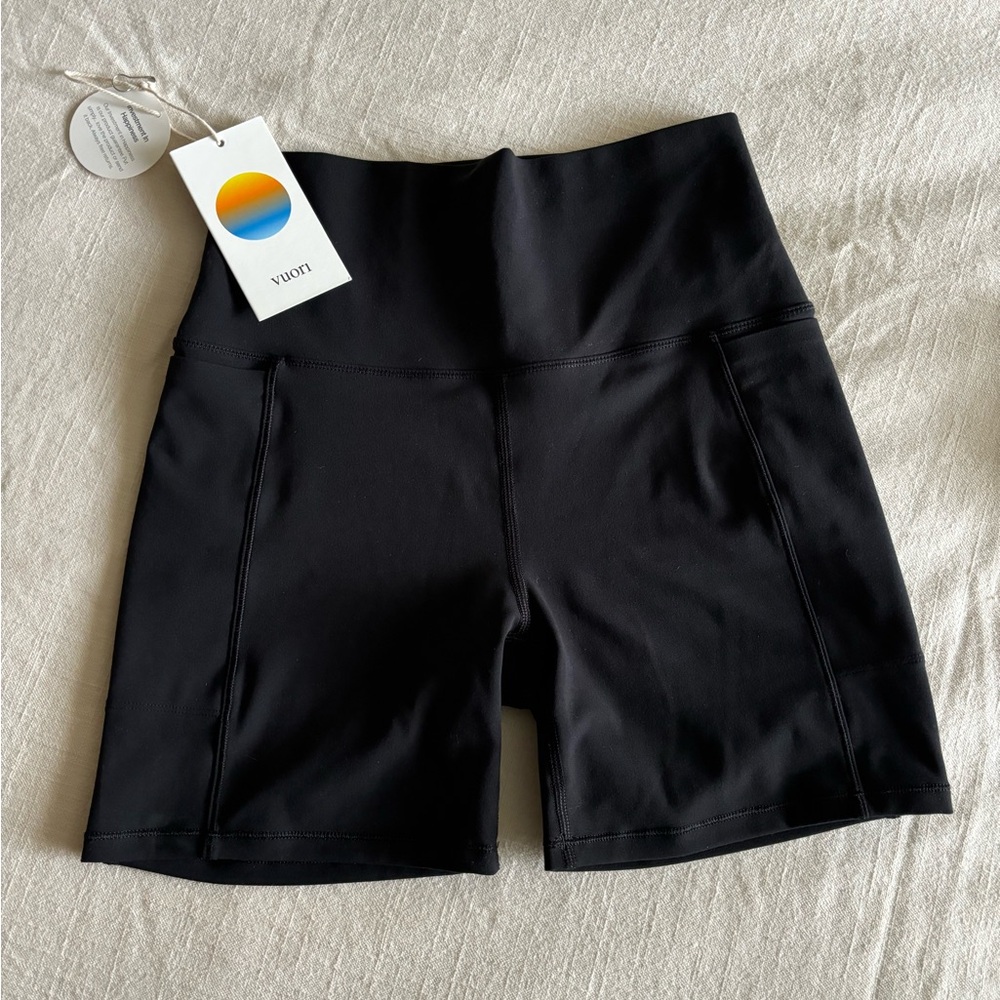 Like new! Vuori Studio Pocket Short size XS